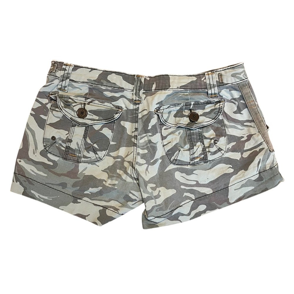 LEI Camo Cargo Shorts Womens Size 9 Green Camouflage Mid Rise Cuffed